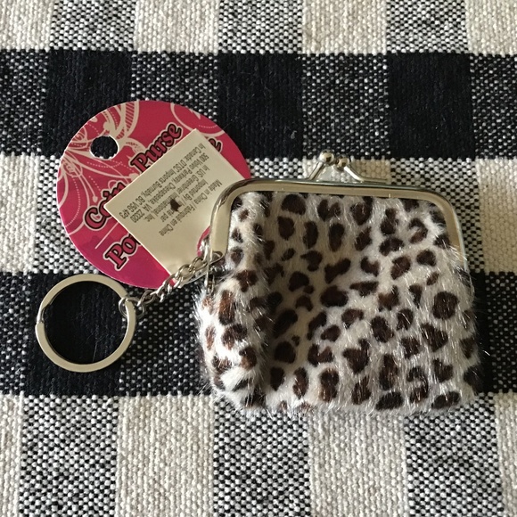 Porte monnaie Handbags - NWT Mini plush Leopard Coin Purse Wallet Bag with a clasp Keychain